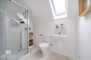 Ensuite- click for photo gallery